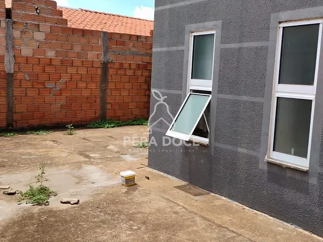 Casa 2 quartos e 1 banheiro, à venda, no bairro Loteamento Residencial Isabel do Nascimento em Uberaba