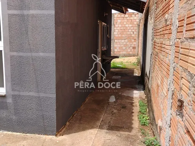 Casa 2 quartos e 1 banheiro, à venda, no bairro Loteamento Residencial Isabel do Nascimento em Uberaba