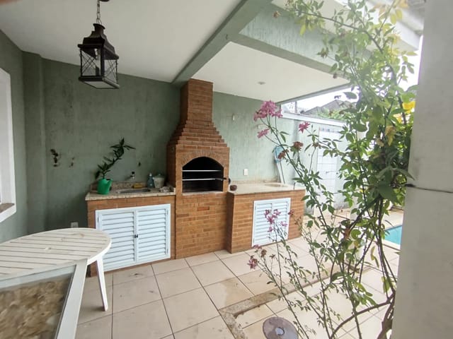 Casa com 320m² 3 quartos e 5 banheiros, à venda, no bairro Vargem Pequena em Rio de Janeiro