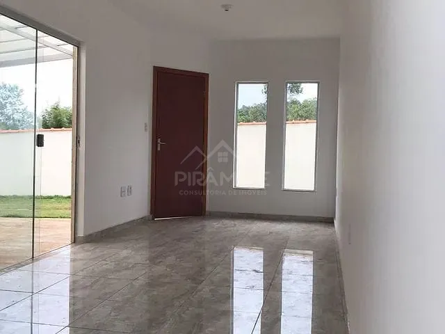 Casa com 65m² 2 quartos e 1 banheiro, à venda, no bairro Chácaras Poços de Caldas em Poços de Caldas