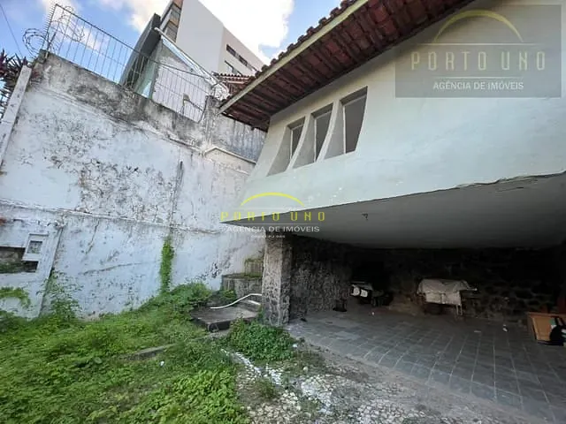Casa com 582m², à venda, no bairro Caminho das Árvores em Salvador