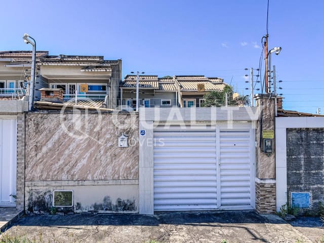Casa com 242m² 4 quartos e 4 banheiros, à venda, no bairro Maraponga em Fortaleza