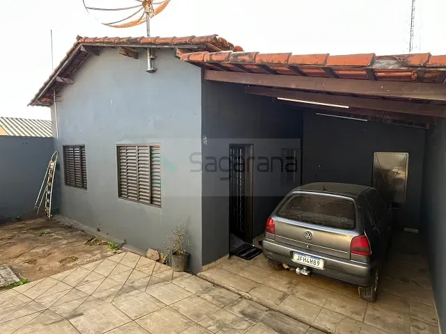 Casa 4 quartos e 2 banheiros, à venda, no bairro Santo Antônio em Patrocínio