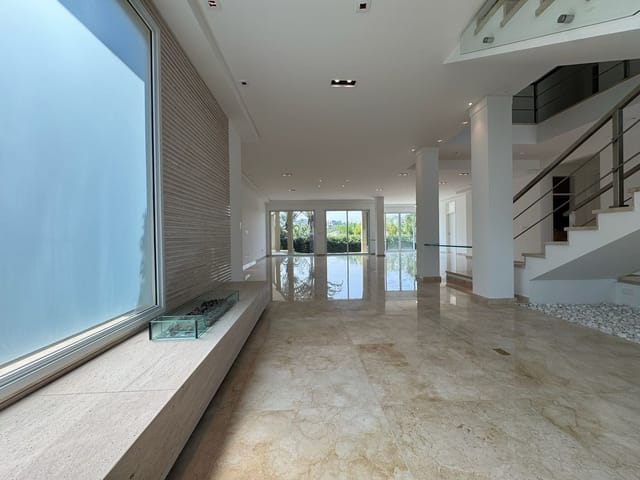 Casa com 821m² 4 quartos e 6 banheiros, à venda, no bairro Tamboré em Santana de Parnaíba