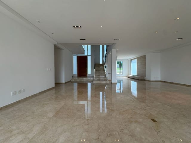 Casa com 821m² 4 quartos e 6 banheiros, à venda, no bairro Tamboré em Santana de Parnaíba