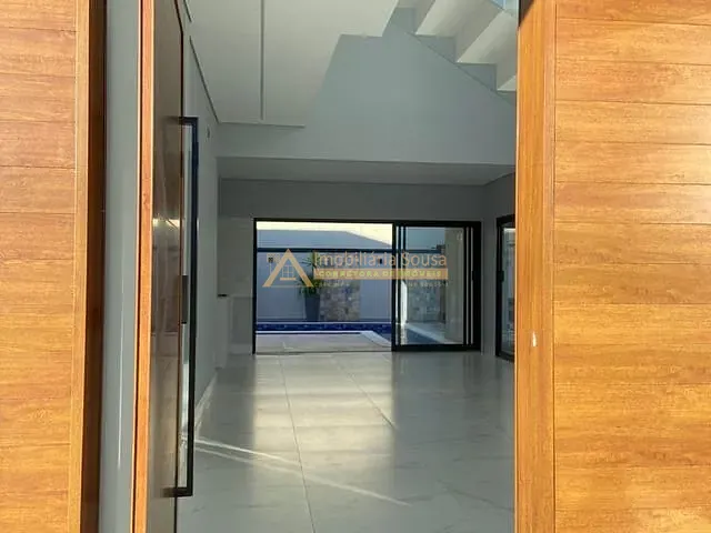 Casa com 300m² 3 quartos e 4 banheiros, à venda, no bairro São Venâncio em Itupeva