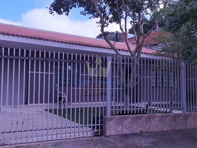 Casa com 252m² 3 quartos e 2 banheiros, à venda, no bairro Uvaranas em Ponta Grossa