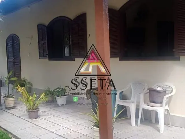 Casa com 800m² 3 quartos e 2 banheiros, à venda, no bairro Cadetes Fabres em Guapimirim