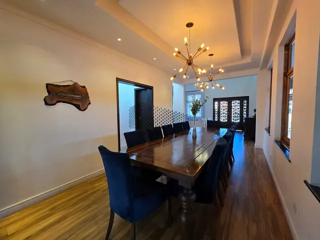 Casa com 576m² 3 quartos e 4 banheiros, à venda ou para alugar, no bairro Centro em São José dos Pinhais