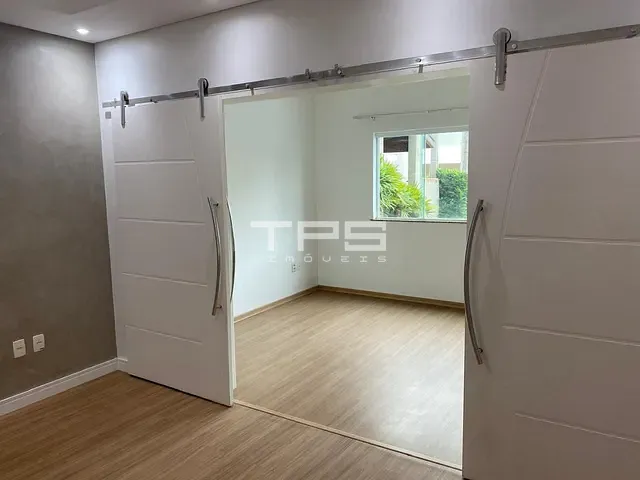 Casa com 280m² 4 quartos e 1 banheiro, à venda ou para alugar, no bairro Campos Do Conde em Tremembé