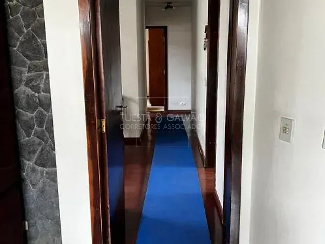Casa com 180m² 4 quartos e 1 banheiro, à venda, no bairro Portão em Curitiba