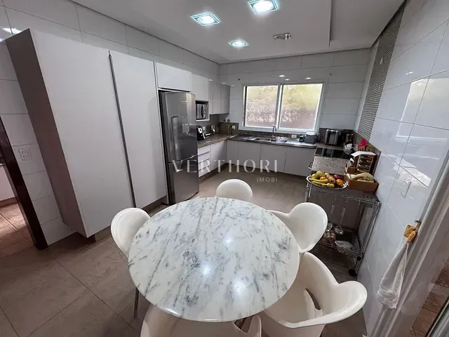 Casa 4 quartos e 6 banheiros, à venda ou para alugar, no bairro Esperança em Londrina