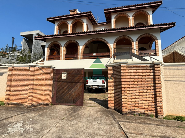 Casa com 600m² 4 quartos e 5 banheiros, para alugar, no bairro Samambaia Parque Residencial em Atibaia