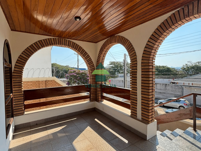Casa com 600m² 4 quartos e 5 banheiros, para alugar, no bairro Samambaia Parque Residencial em Atibaia