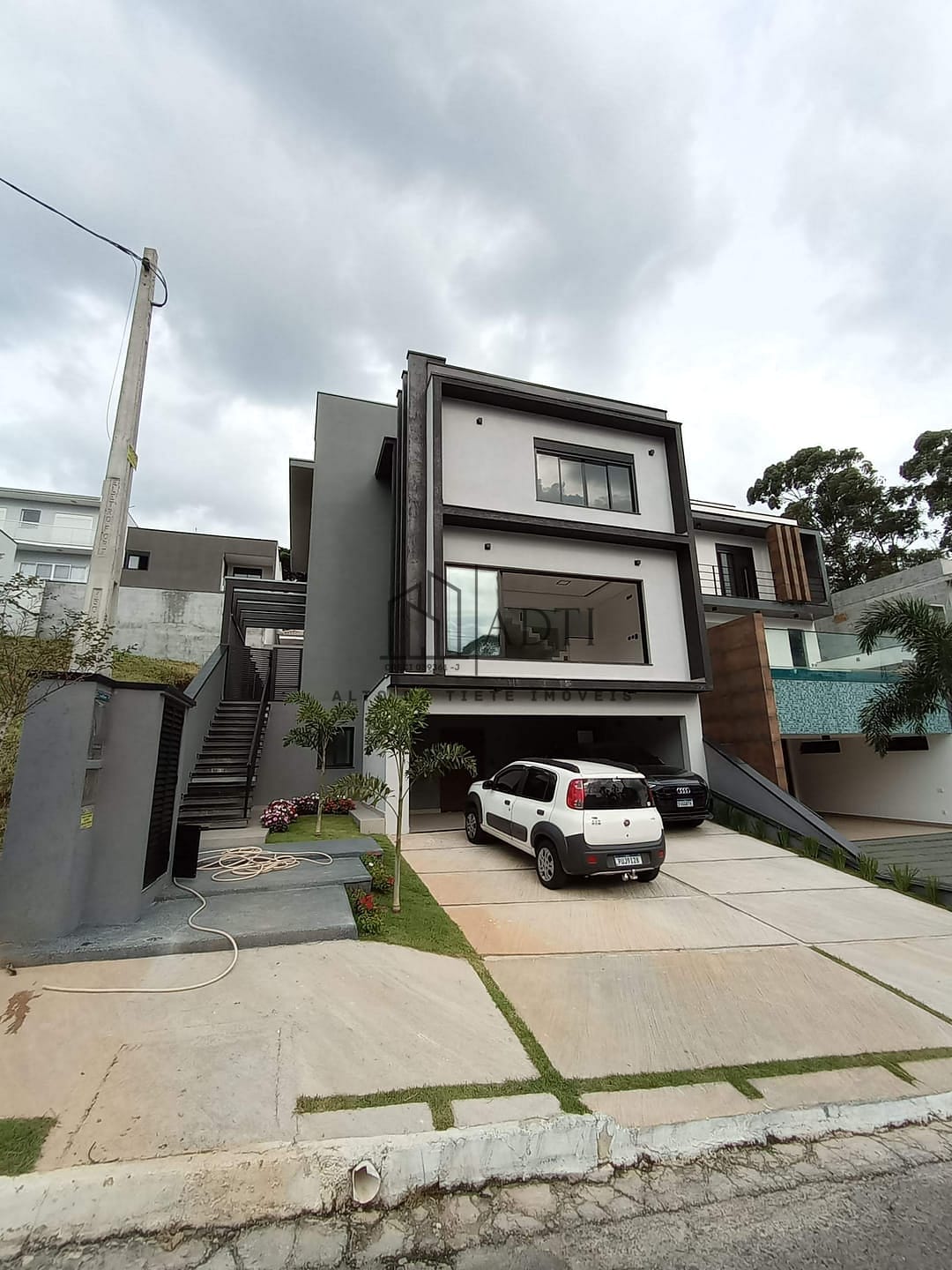 Casa, 3 quartos, 240 m² - Foto 1