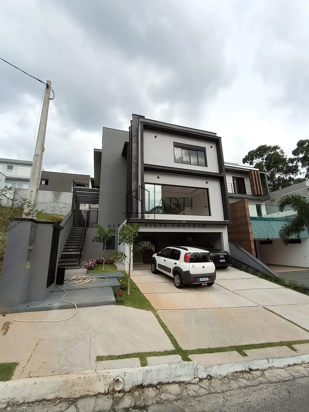 Casa, 3 quartos, 240 m² - Foto 1