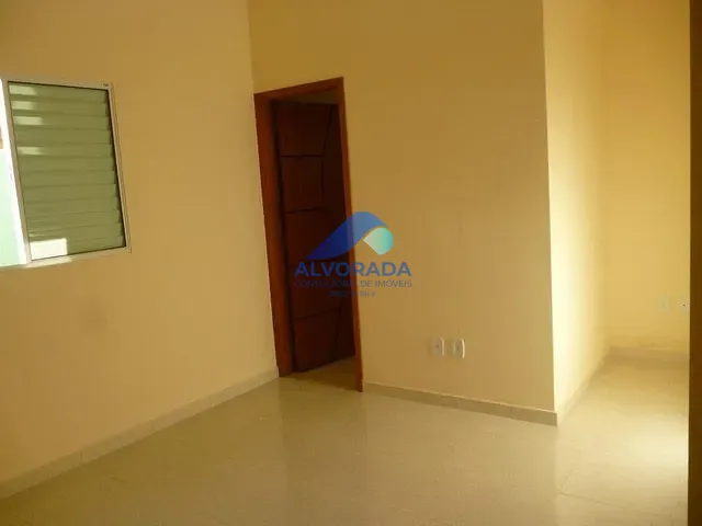 Casa com 140m² 2 quartos e 2 banheiros, à venda, no bairro Parque Residencial Santa Paula em Jacareí