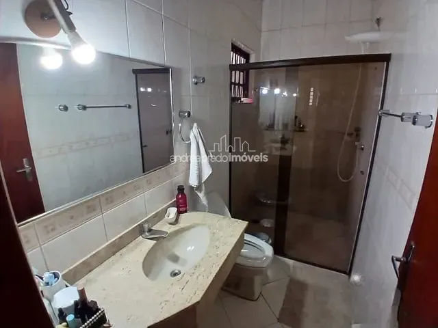 Casa com 360m² 3 quartos e 2 banheiros, à venda, no bairro Jardim Vilas Boas em Londrina