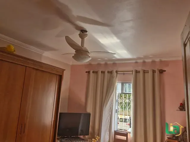 Casa 3 quartos e 2 banheiros, à venda, no bairro São Gotardo em Muriaé