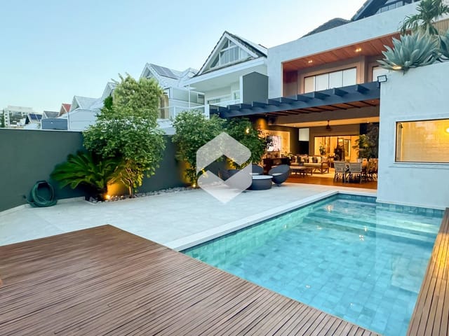Casa com 315m², à venda, no bairro Barra da Tijuca em Rio de Janeiro