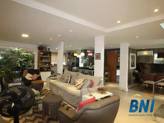 Casa 4 quartos e 3 banheiros, à venda, no bairro Jacarepaguá em Rio de Janeiro