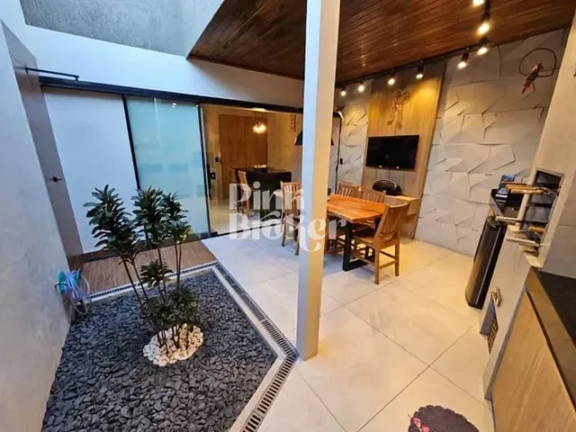 Casa 3 quartos e 3 banheiros, à venda, no bairro Cabral em Contagem