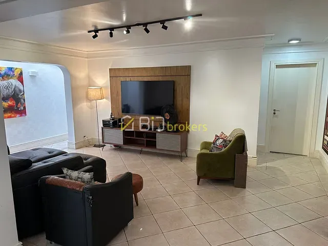 Casa com 253m² 2 quartos e 3 banheiros, à venda, no bairro Vila Yara em Osasco