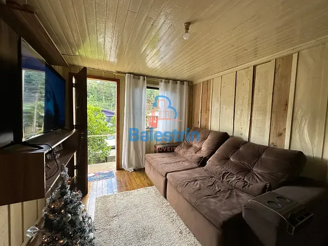 Casa 2 quartos e 1 banheiro, à venda, no bairro Roland Mayer em Fraiburgo