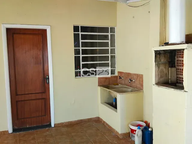 Casa com 138m² 3 quartos e 1 banheiro, para alugar, no bairro Aurora em Londrina