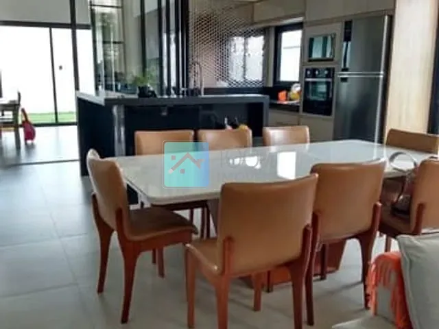 Casa com 300m² 3 quartos e 3 banheiros, à venda, no bairro Estiva em Estiva