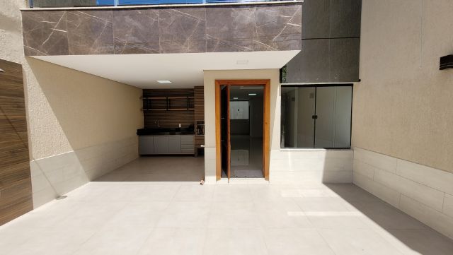 Casa 3 quartos e 3 banheiros, à venda, no bairro Grã-Duquesa em Governador Valadares
