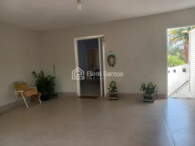 Casa com 233m² 3 quartos e 3 banheiros, à venda, no bairro Vila Jones em Americana