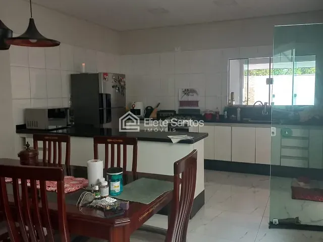 Casa com 233m² 3 quartos e 3 banheiros, à venda, no bairro Vila Jones em Americana