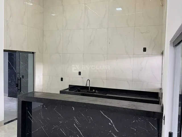 Casa com 130m² 2 quartos e 2 banheiros, à venda, no bairro Residencial Flor do Ipê II em Senador Canedo