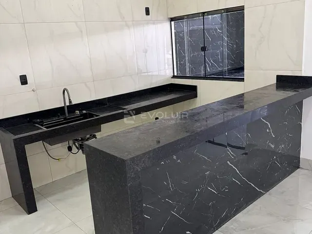 Casa com 130m² 2 quartos e 2 banheiros, à venda, no bairro Residencial Flor do Ipê II em Senador Canedo