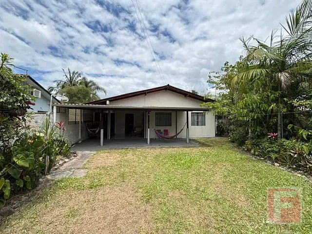 Casa 3 quartos e 2 banheiros, à venda, no bairro Rainha em Itapoá