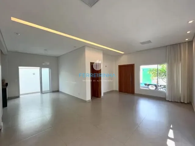 Casa com 330m² 5 quartos e 3 banheiros, para alugar, no bairro Urbanova em São José dos Campos
