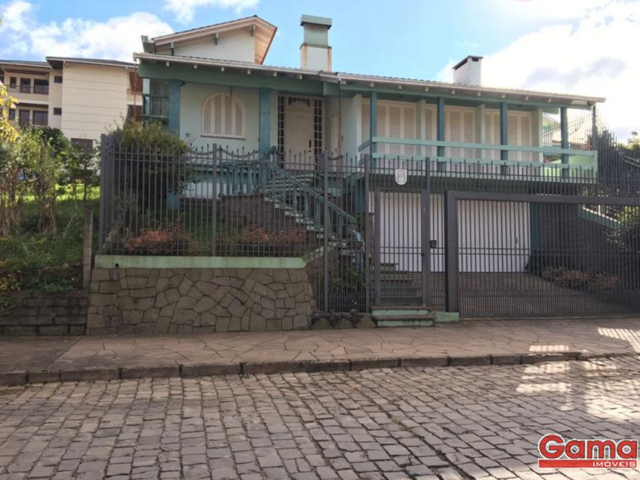 Casa com 300m² 5 quartos e 4 banheiros, à venda, no bairro Centro em Nova Prata