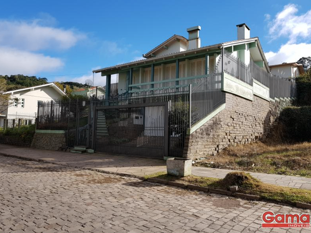 Casa com 300m² 5 quartos e 4 banheiros, à venda, no bairro Centro em Nova Prata