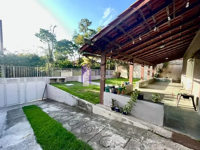 Casa com 800m² 4 quartos e 2 banheiros, à venda, no bairro Itaipu em Niterói