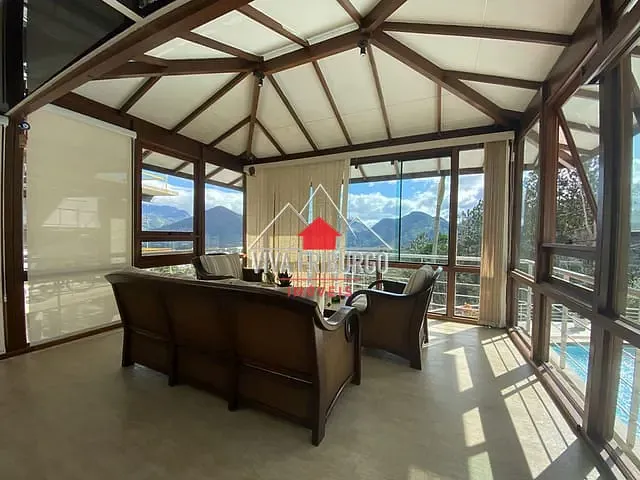 Casa com 1095m² 3 quartos e 4 banheiros, à venda, no bairro Braunes em Nova Friburgo
