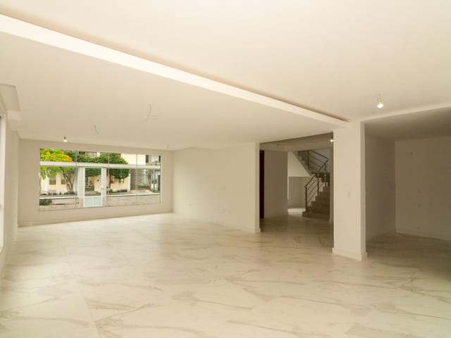 Casa com 390m² 3 quartos e 6 banheiros, à venda, no bairro Mata da Praia em Vitória