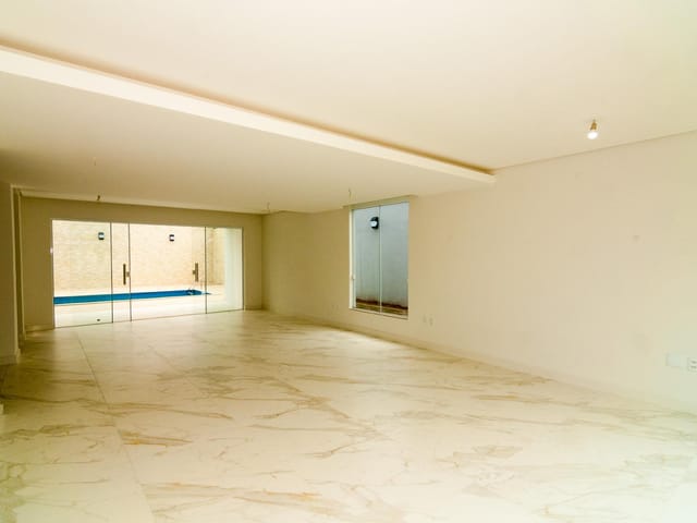 Casa com 390m² 3 quartos e 6 banheiros, à venda, no bairro Mata da Praia em Vitória