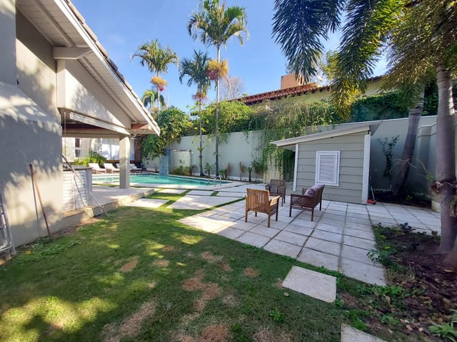 Casa com 1210m² 4 quartos e 6 banheiros, para alugar, no bairro Condominio Vista Alegre em Vinhedo