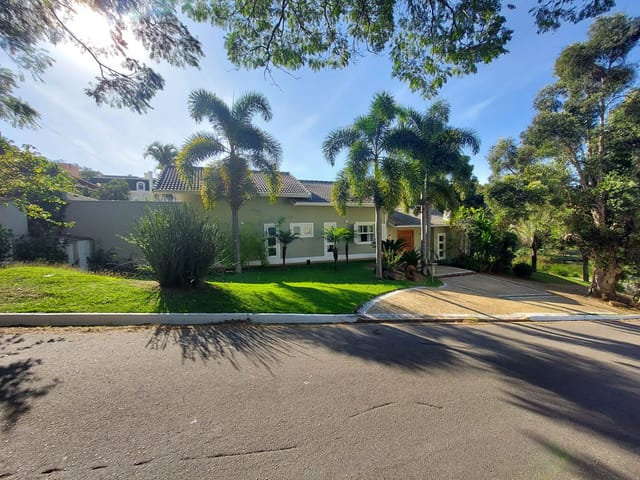 Casa com 1210m² 4 quartos e 6 banheiros, para alugar, no bairro Condominio Vista Alegre em Vinhedo