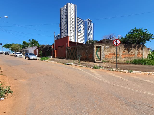 Casa com 400m² 3 quartos e 2 banheiros, à venda, no bairro Água Branca em Goiânia