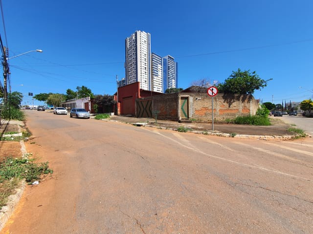 Casa com 400m² 3 quartos e 2 banheiros, à venda, no bairro Água Branca em Goiânia