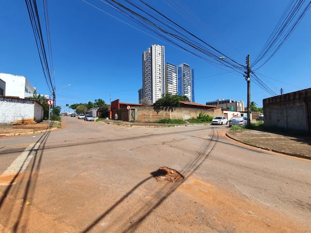 Casa com 400m² 3 quartos e 2 banheiros, à venda, no bairro Água Branca em Goiânia