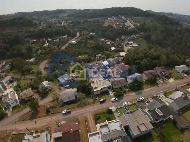 Casa 6 quartos e 3 banheiros, à venda, no bairro Arvoredo em Concórdia