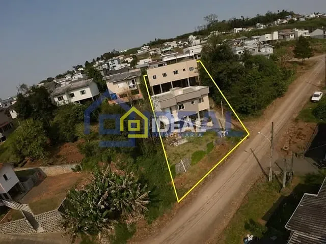 Casa 6 quartos e 3 banheiros, à venda, no bairro Arvoredo em Concórdia